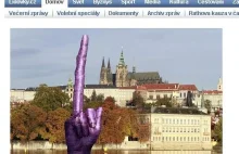 Czeski artysta przesyła do komunistów wielkie pływające FUCK OFF