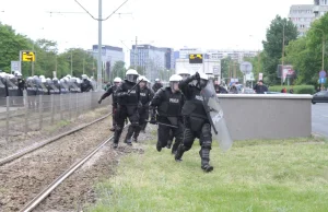 Walki z policją na ulicach Wrocławia. Tak kończy się protest pod komisatriatem