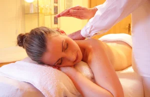 Agencje towarzyskie narobiły problemów fizjoterapeutom ofertami "masażu"