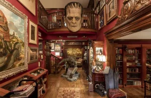 Kolekcja książek i literackie artefakty w niezwykłym domu Guillermo del Toro