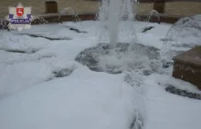 Piana zamiast wody w fontannie w Chełmie. Dwaj mężczyźni wlali do niej szampon