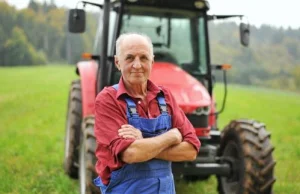 Agrobiznesmenów w Polsce prawo nie obowiązuje! Nie będzie 13 zł za pracę na polu