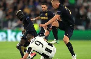 Juventus - Monaco: Chamski faul Kamila Glika na Higuainie. Celowy?