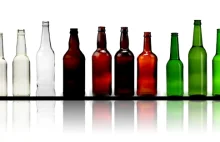 Kolor szkła butelki miewa wpływ na smak piwa.