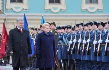Kijów: prezydent Litwy oficjalnie powitana banderowskim pozdrowieniem...