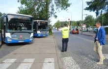 ZDJĘCIA] Straż miejska zatrzymuje niemieckie autobusy - Świnoujście