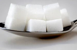 Napój porzeczkowy ma więcej cukru niż cola. Brytyjska kampania informacyjna[Eng]