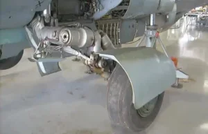 Działanie mechanizmu wypuszczania podwozia w samolocie Mig-23