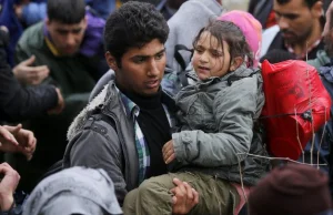 Amnesty International: UE musi zaprzestać zawracania uchodźców do Turcji