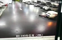 Kobieta została przejechana przez własny samochód