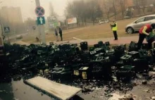 Lublin: Rzeka piwa na ulicy. Z ciężarówki wypadł ładunek