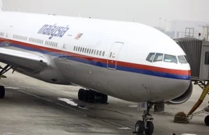 Malezyjski Boeing 777 odnaleziony? Ocean wyrzucił na brzeg fragment skrzydła.