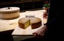 Nietypowe badanie wykazało, że ser szwajcarski najlepiej dojrzewa przy...