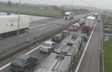 Tragiczny wypadek na autostradowej obwodnicy Krakowa. Nie żyje jedna osoba