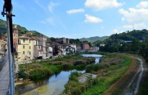 Włochy: Kłopoty miasteczka. Ludzie uwierzyli w 2 tys. euro za przeprowadzkę.