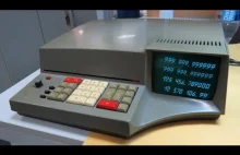 Sowiecki kalkulator Iskra 1122 z ekranem CRT.