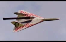Niesamowity model samolotu RC opartym na silniku do latającej bomby V1