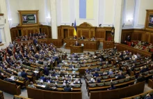 Parlament Ukrainy poparł zmiany w konstytucji potwierdzające, dążenia...