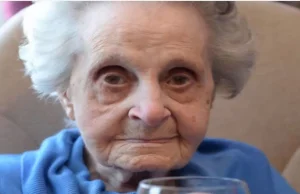 Ma 102 lata i czuje się wspaniale. Jej recepta na taki wiek to papierosy i wino