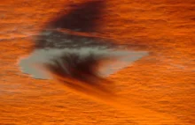 Fallstreak hole - kiedy dziura powstaje przez brak jądra.