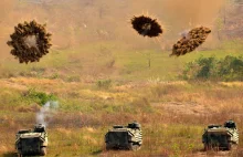 Niesamowita fotografia eksplodujacych granatów