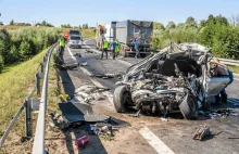 W weekend w Polsce zginął autobus pełen ludzi. Nikt nie ogłosił żałoby...