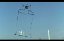 Policja z Tokio używa dronów z siatką do łapania innych dronów