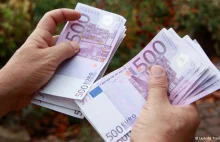Anonimowy człowiek rozdaje tysiące euro!