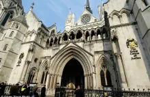 UK - sąd odebrał dziecko matce, oddał parze gejów i zakazał jej o tym mówić