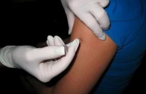 Pediatrzy: nie straszmy szczepionkami, one nie zabijają
