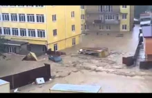 Nagranie z największej w historii Soczi powodzi (25.06.2015)
