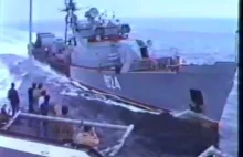 USS Caron zostaje staranowany przez Rosjan na Morzu Czarnym - luty 1988