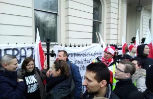 Polacy protestowali przed ambasadami Niemiec