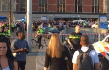 Mężczyzna wjechał w ludzi przy dworcu w Amsterdamie. Co najmniej 5 osób rannych