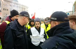 Policja: będą zarzuty dla kolejnych rolników protestujących w Warszawie