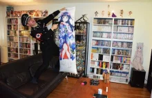 Niemiecki otaku nazista z SS oprowadza nas po swym mieszkaniu i bunkrze z hentai