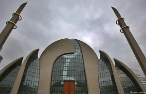 Co czwarty młody Niemiec nie popiera meczetów w RFN