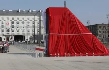 „Pomnikowi smoleńskiemu wciąż brakuje najważniejszej części. Miasto nie...