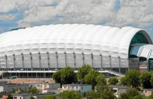 Pół miliona złotych premii za budowę stadionu