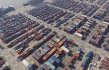Spojrzenie z drona na Szanghajski port dla statków towarowych - Yangshan