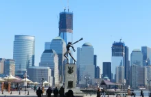 Widok na Manhattan z New Jersey, i pomnik ofiar zbrodni Katyńskiej.