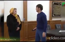 Kadyrow (były już) mer Groznego "przyjmuje" interesantów