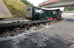 24 tony piwa na drodze! Tragedia na autostradzie A4 w Katowicach. [ZDJĘCiA]