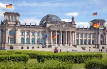 Bundestag: rząd Angeli Merkel wpuścił migrantów bez podania podstaw prawnych!