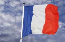 Francja: Rząd rozważa zapewnienie w niektórych szkołach obecności policjanta