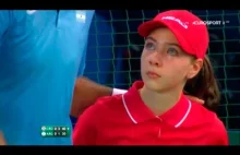Tenis- ball girl boleśnie trafiona piłką oraz dżentelmeńska postawa Del Potro