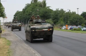 Polacy ćwiczą w Rumunii. Z "technicznym" Rosomakiem