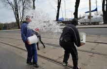 Śmigus-dyngus. Za oblanie przypadkowej osoby grozi nam kara!