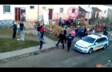 Słowacka policja robi porządek w cygańskiej dzielnicy
