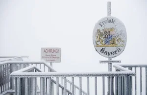 Śnieg zaatakował Europę, w Austrii napadało aż 40 cm. Za kilka dni ma być...